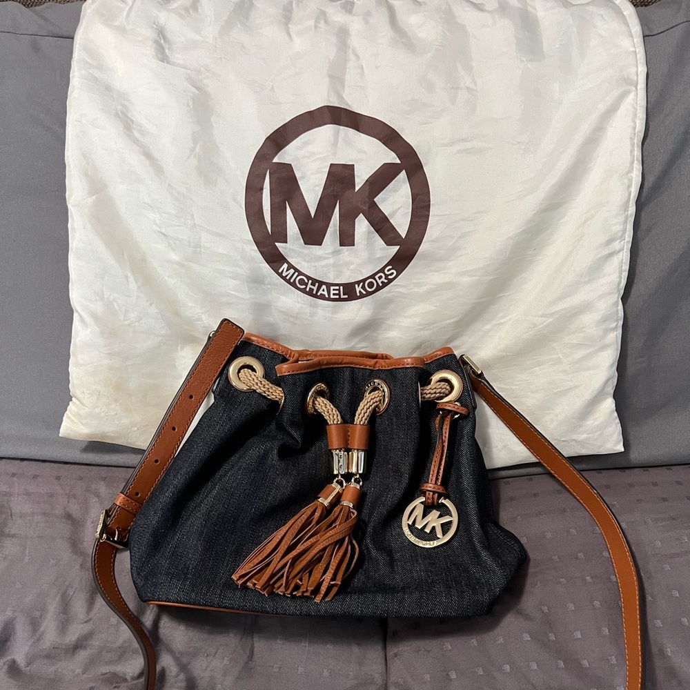 BRAND NEW WITHOUT TAG AUTHENTIC MICHAEL KORS BALCK DENIM CROSSBODY